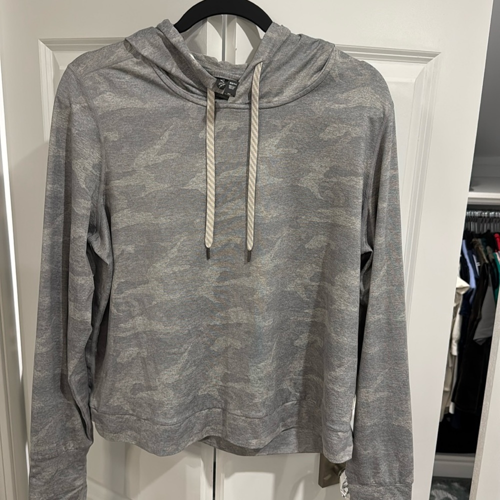 XL Vuori light hooded sweatshirt